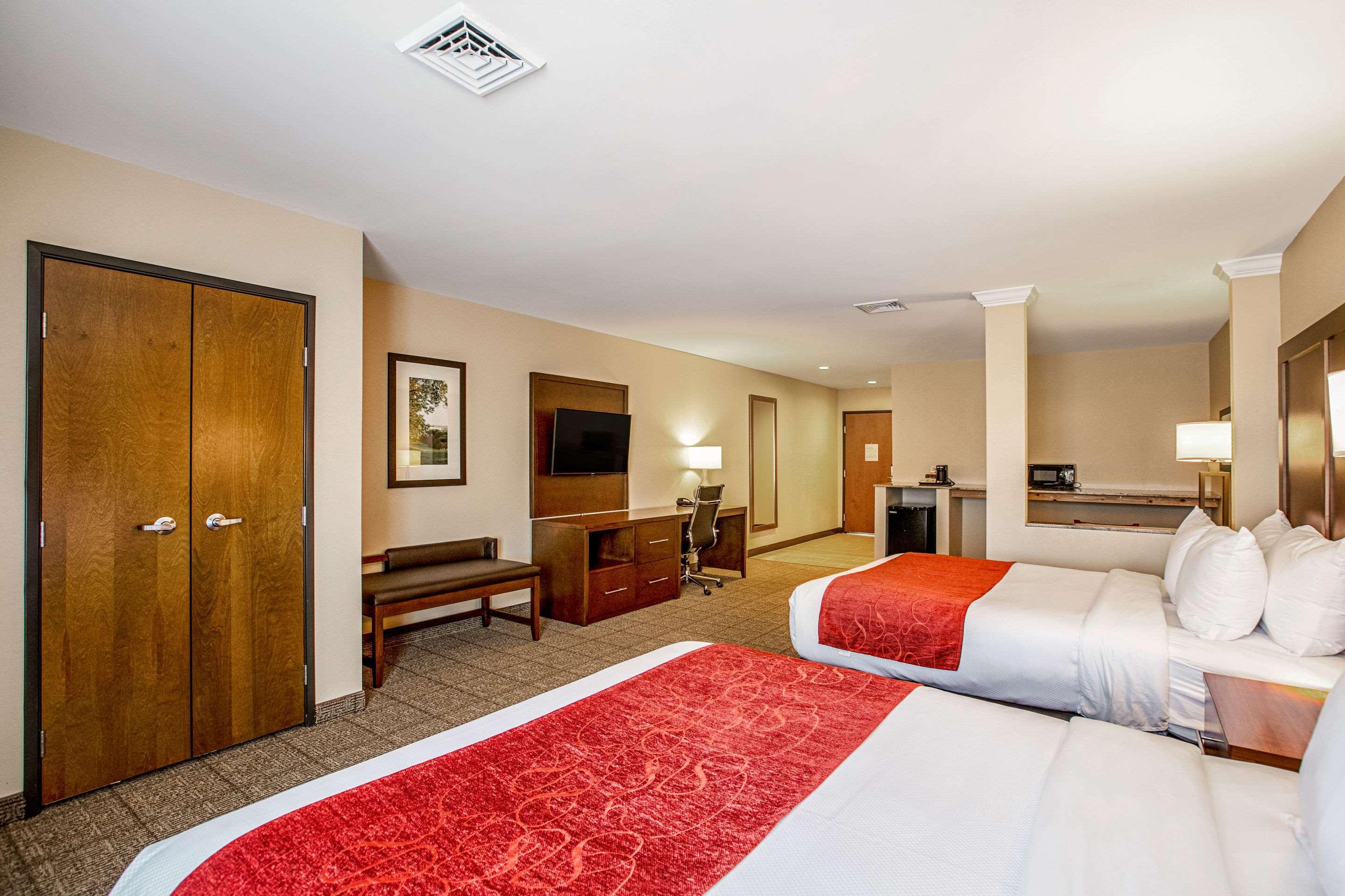 Comfort Suites Fishkill Near Interstate 84 Екстериор снимка